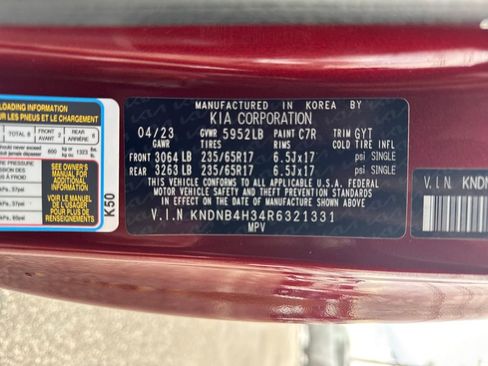 Used 2024 Kia Carnival LX image 29