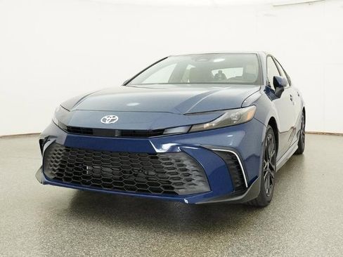New 2026 Toyota Camry SE image 9