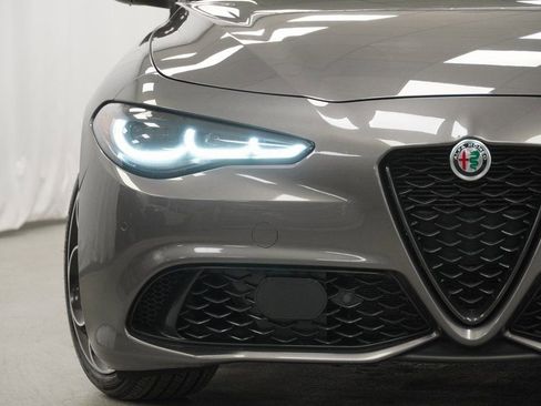 Used 2024 Alfa Romeo Giulia Veloce image 6