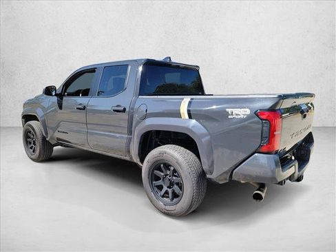 Used 2025 Toyota Tacoma TRD Sport AWD/4WD image 7