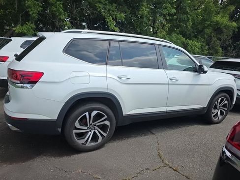 Used 2023 Volkswagen Atlas SEL AWD/4WD image 2
