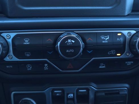 Used 2022 Jeep Wrangler Unlimited Sport AWD/4WD image 32
