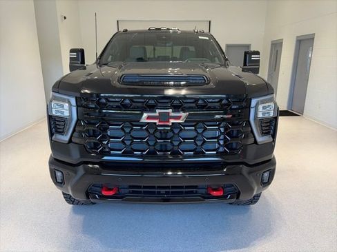 New 2026 Chevrolet Silverado 2500 ZR2 AWD/4WD image 2