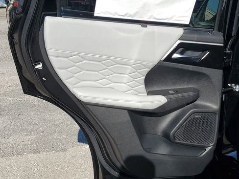 New 2026 Mitsubishi Outlander SEL FWD image 11