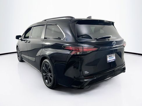 Used 2021 Toyota Sienna XSE w/ XSE Plus Package image 7