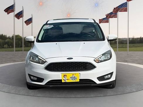 Used 2016 Ford Focus SE w/ Equipment Group 201A image 8