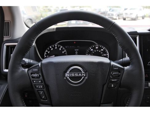 Used 2025 Nissan Frontier SV w/ SV Convenience Package RWD image 15