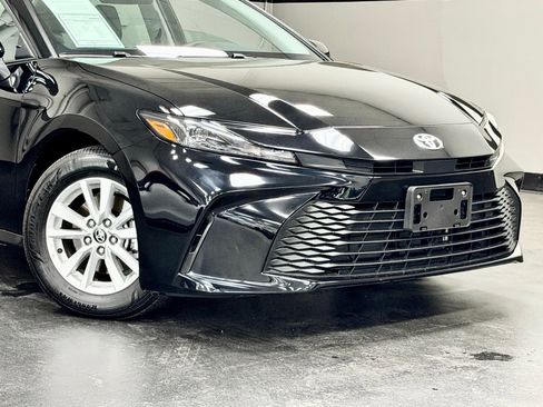 Used 2026 Toyota Camry LE FWD image 3