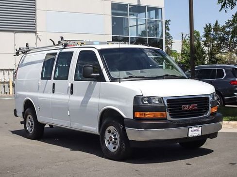Used 2022 GMC Savana 2500 w/ Chrome Appearance Package RWD image 7