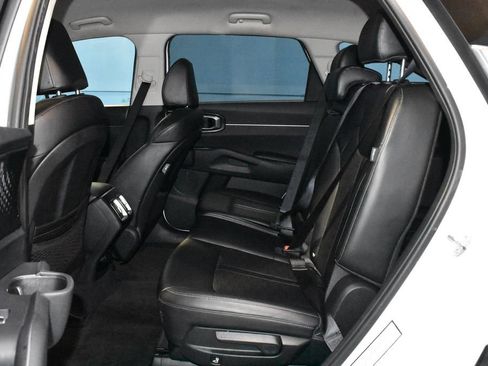 Used 2024 Kia Sorento S FWD image 20