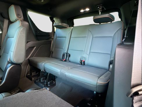 Used 2025 GMC Yukon AT4 w/ AT4 Premium Plus Package image 30