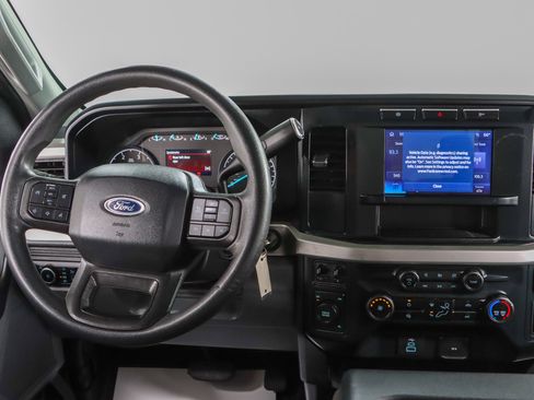 Used 2023 Ford F350 XLT AWD/4WD image 18