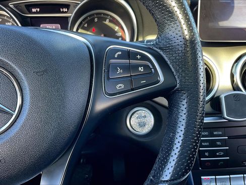 Used 2019 Mercedes-Benz GLA 250 4MATIC image 22