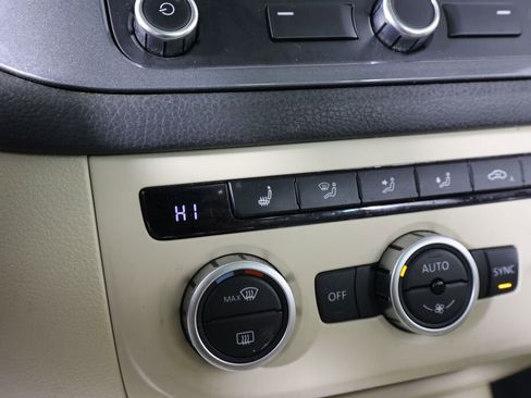 Used 2014 Volkswagen Tiguan SEL image 38