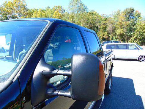 Used 2003 Ford F250 Lariat image 63