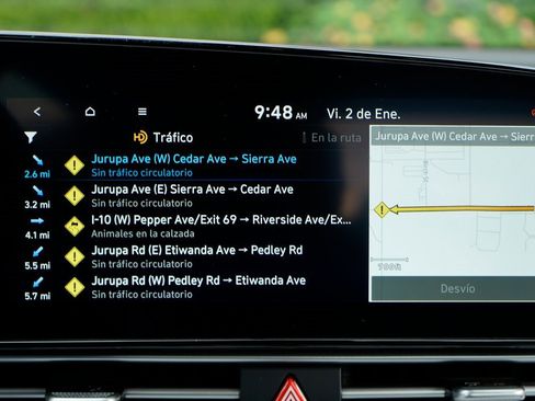 Used 2025 Hyundai Elantra Limited image 27