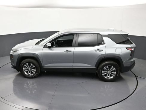 Used 2026 Chevrolet Equinox LT w/ Safety and Technology Package FWD image 17