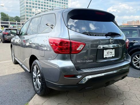 Used 2018 Nissan Pathfinder SV AWD/4WD image 5