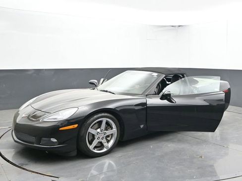 Used 2007 Chevrolet Corvette Convertible w/ Preferred Equipment Group RWD image 42
