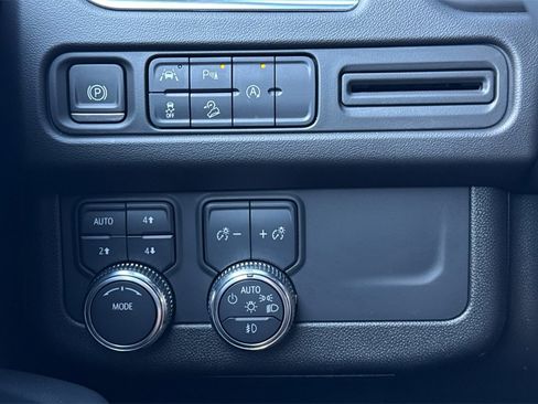 Certified 2024 GMC Yukon XL AT4 image 34