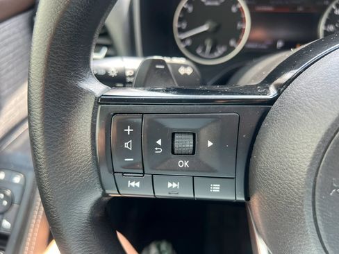 Used 2023 Nissan Rogue SV AWD/4WD image 25