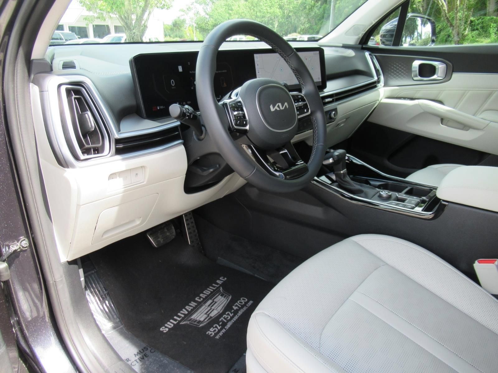 Used 2025 Kia Sorento SX FWD image 18