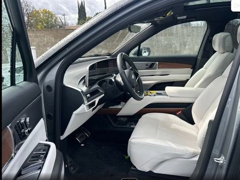 Used 2026 Cadillac Vistiq Luxury image 11