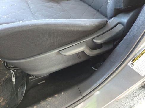 Used 2019 Nissan Kicks SV FWD image 36