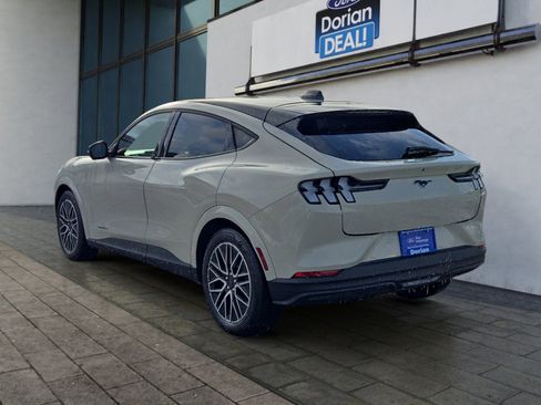 Certified 2025 Ford Mustang Mach-E Premium image 5