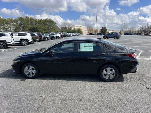 New 2026 Hyundai Elantra SE image 4