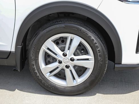 Used 2024 Nissan Kicks S FWD image 10