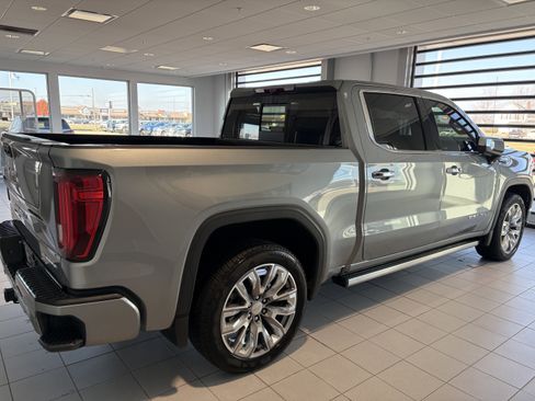 Used 2025 GMC Sierra 1500 Denali image 6