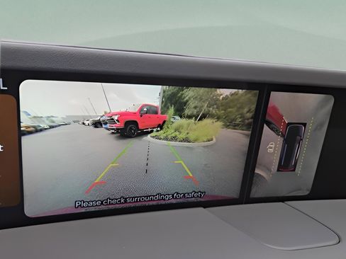 Used 2024 Lincoln Nautilus Premier image 13