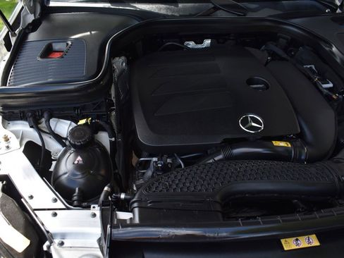 Used 2021 Mercedes-Benz GLC 300 300 4MATIC Premium Pkg Panoram image 52