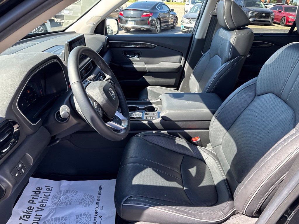 Used 2025 Honda Pilot Elite image 30