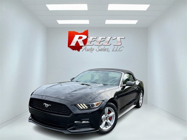 Used 2017 Ford Mustang Convertible RWD image 1