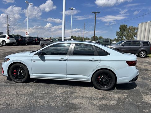 Used 2025 Volkswagen Jetta GLI Autobahn FWD image 2