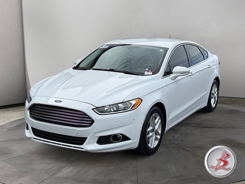 Used 2016 Ford Fusion SE w/ Equipment Group 202A image 3