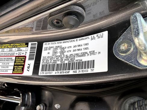 Used 2023 Toyota Tacoma TRD Off-Road image 33