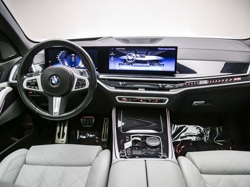 Used 2024 BMW X5 xDrive40i w/ M Sport Package AWD/4WD image 13