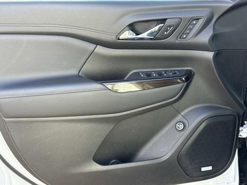 Used 2023 GMC Acadia AT4 w/ Technology Package image 23