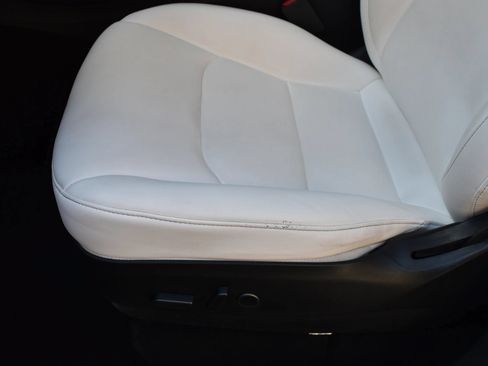 Used 2024 Tesla Model Y Long Range AWD/4WD image 10