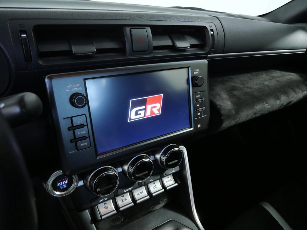 Used 2025 Toyota GR86 Premium w/ ALL Weather Mat Package (TMS) RWD image 17