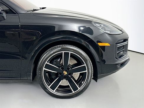 Certified 2023 Porsche Cayenne Turbo image 14