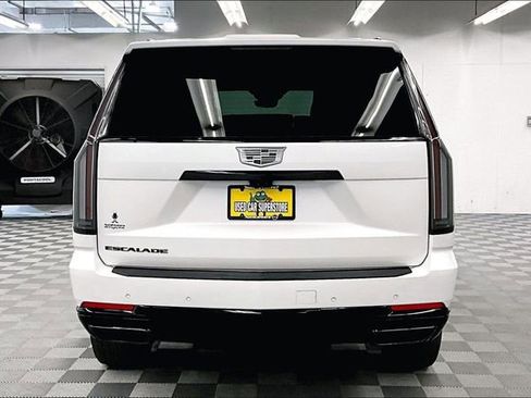 Used 2025 Cadillac Escalade Sport AWD/4WD image 5