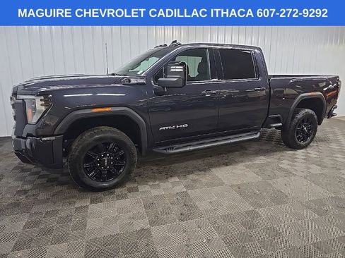 Used 2024 GMC Sierra 2500 AT4 w/ AT4 Preferred Package AWD/4WD image 6