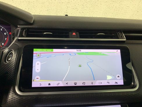 Used 2018 Land Rover Range Rover Velar S image 26