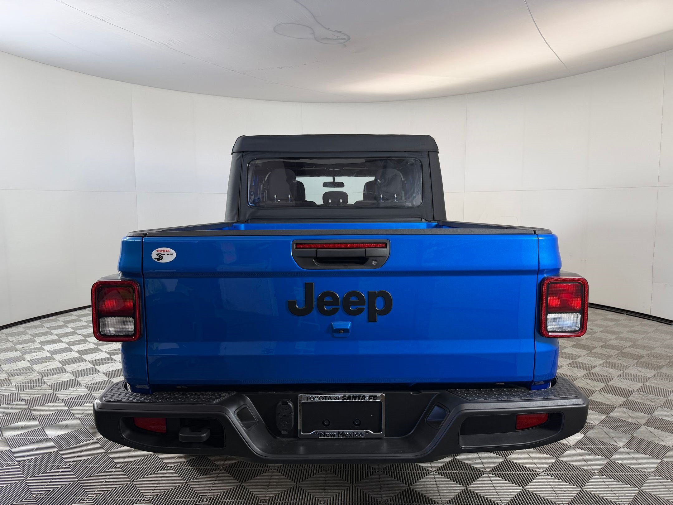 Used 2022 Jeep Gladiator Sport AWD/4WD image 10