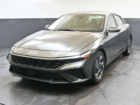 Certified 2024 Hyundai Elantra SEL w/ Convenience Package image 1