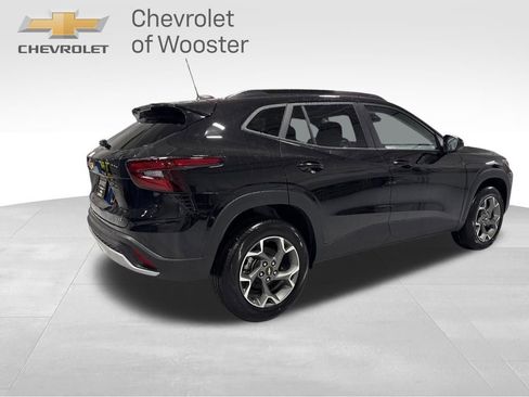 New 2026 Chevrolet Trax LT w/ LPO, Blackout Package image 33